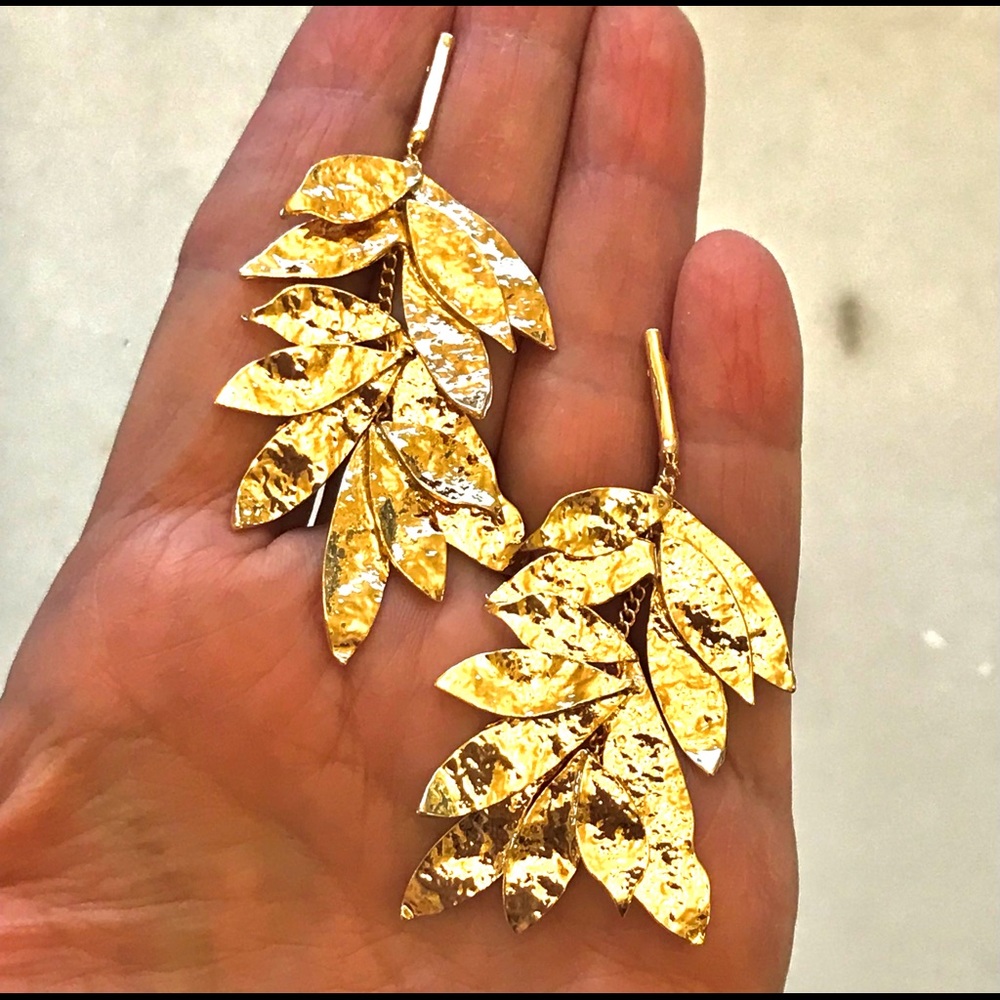 🌿Shimmering Vine Earrings🌿 - Picture 5 of 8